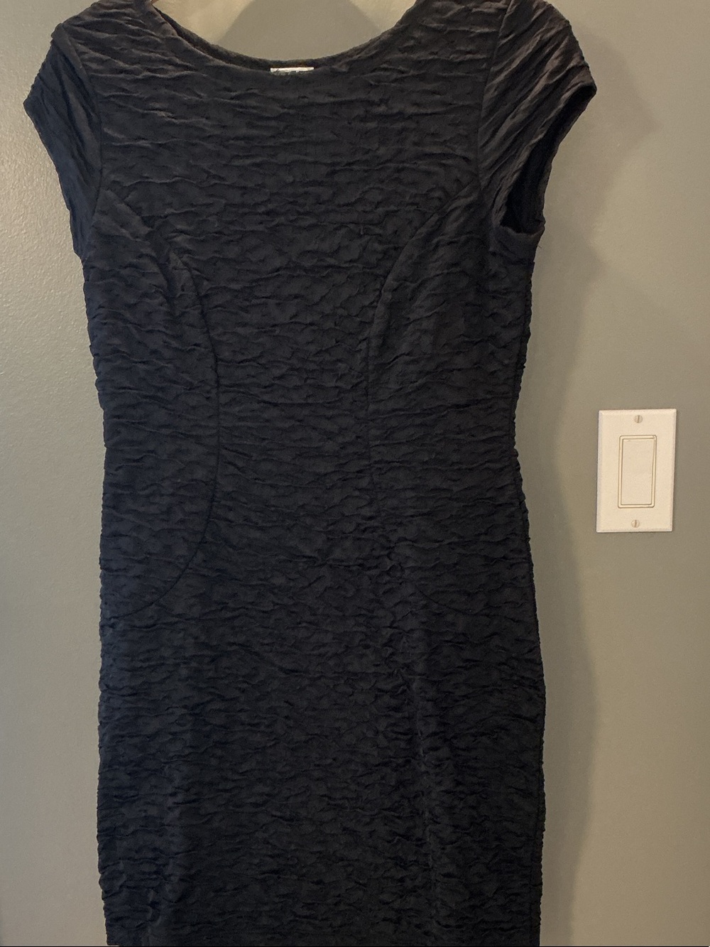 Classic Black Textured Cap-Sleeve Dress, L